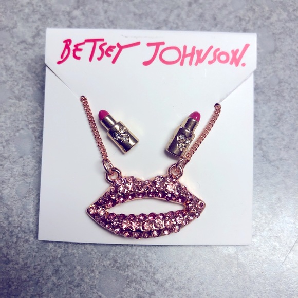 Betsey Johnson Rose Gold Tone Crystal Encrusted Lip Necklace & Lipstick Studs - Picture 9 of 10